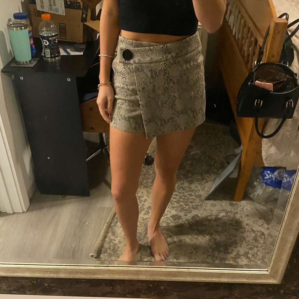 Zara Snakeskin Going Out/Party Skort - Picture 3 of 5